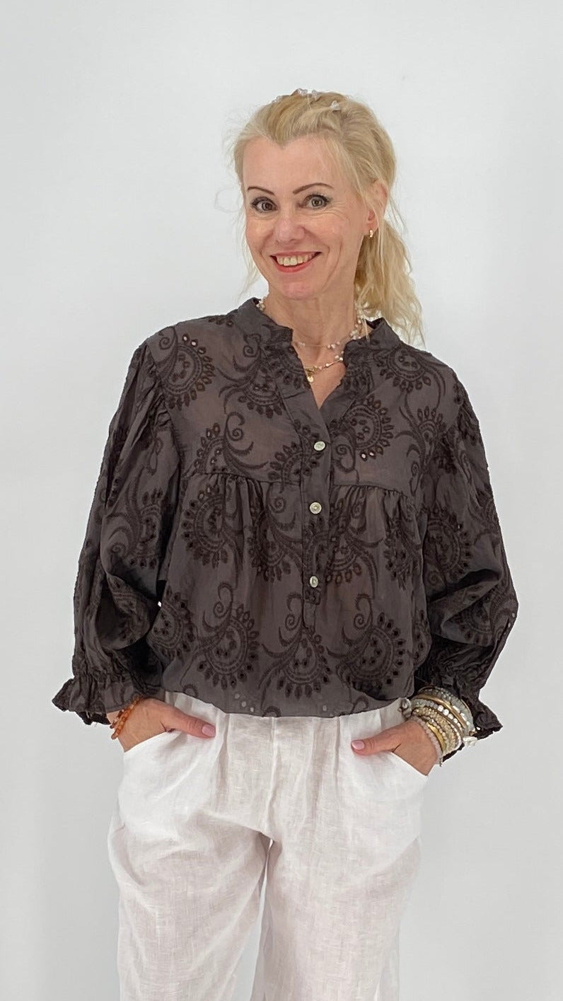 Bluse mit  Stickerei, in Braun