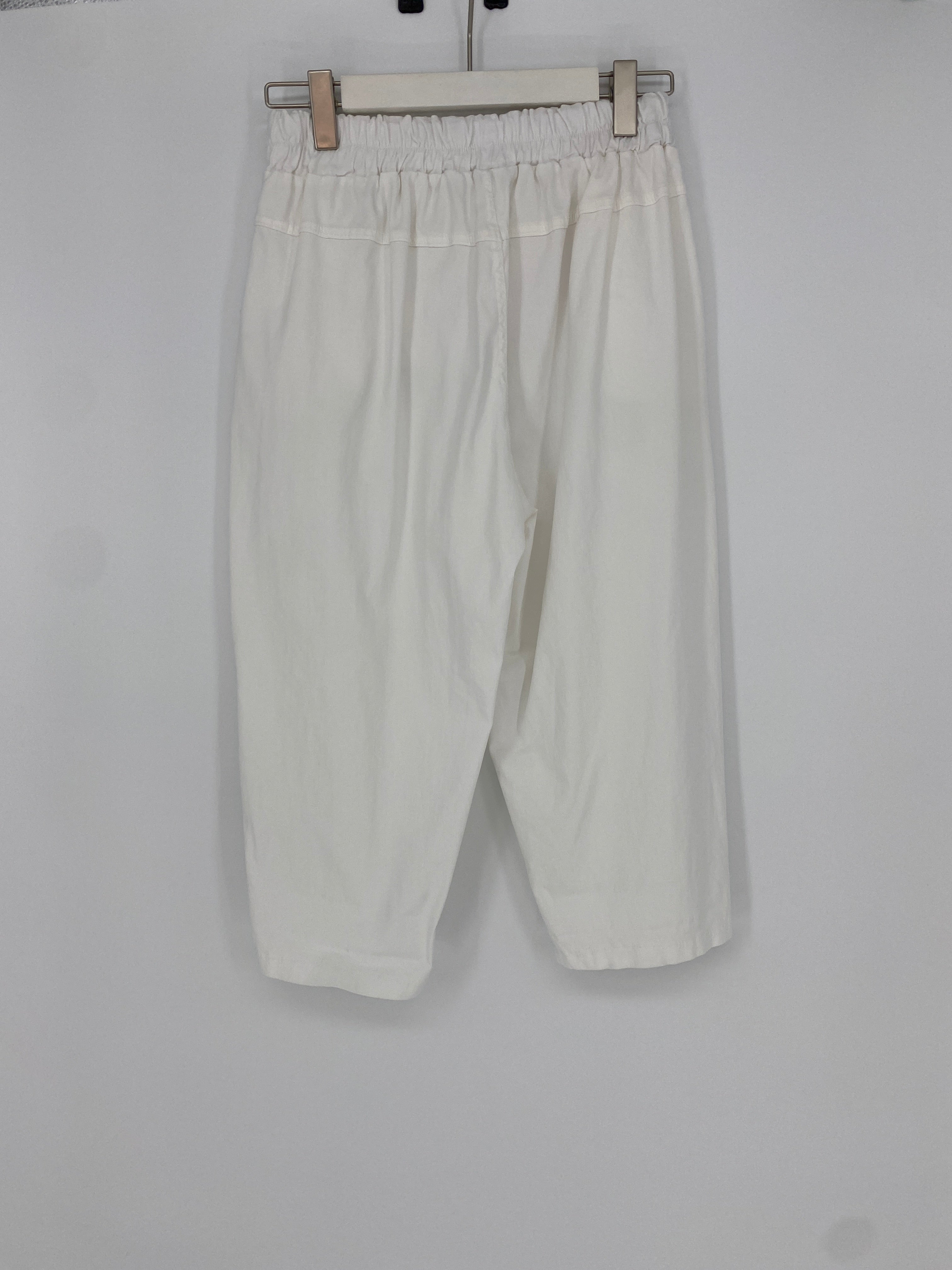 Lässige kurze Hose mit Ösen