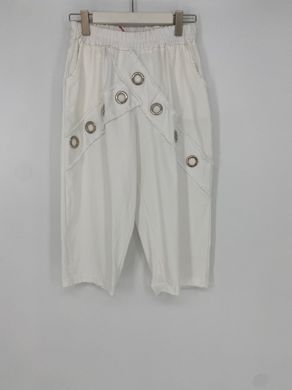 Lässige kurze Hose mit Ösen