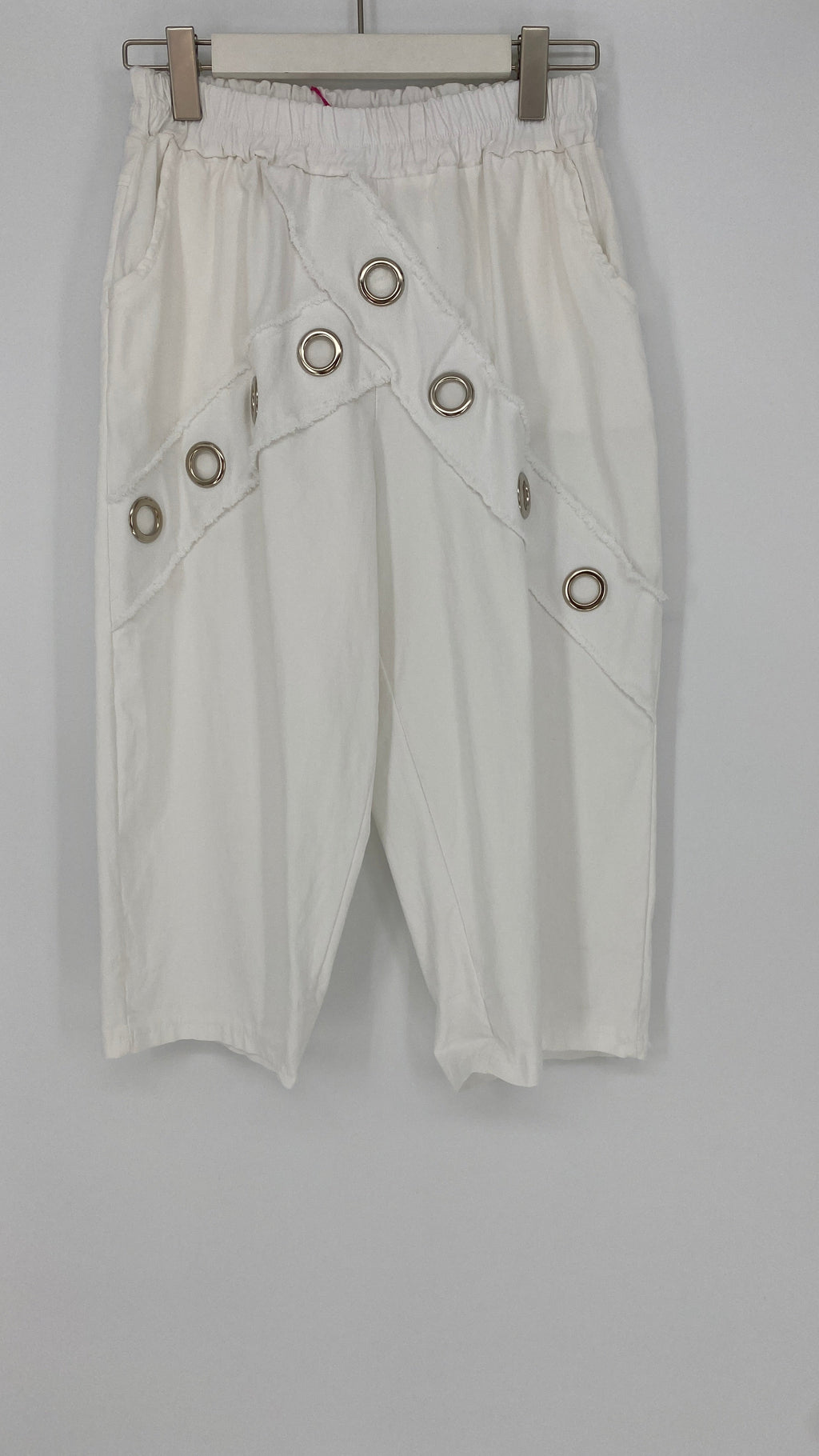 Lässige kurze Hose mit Ösen