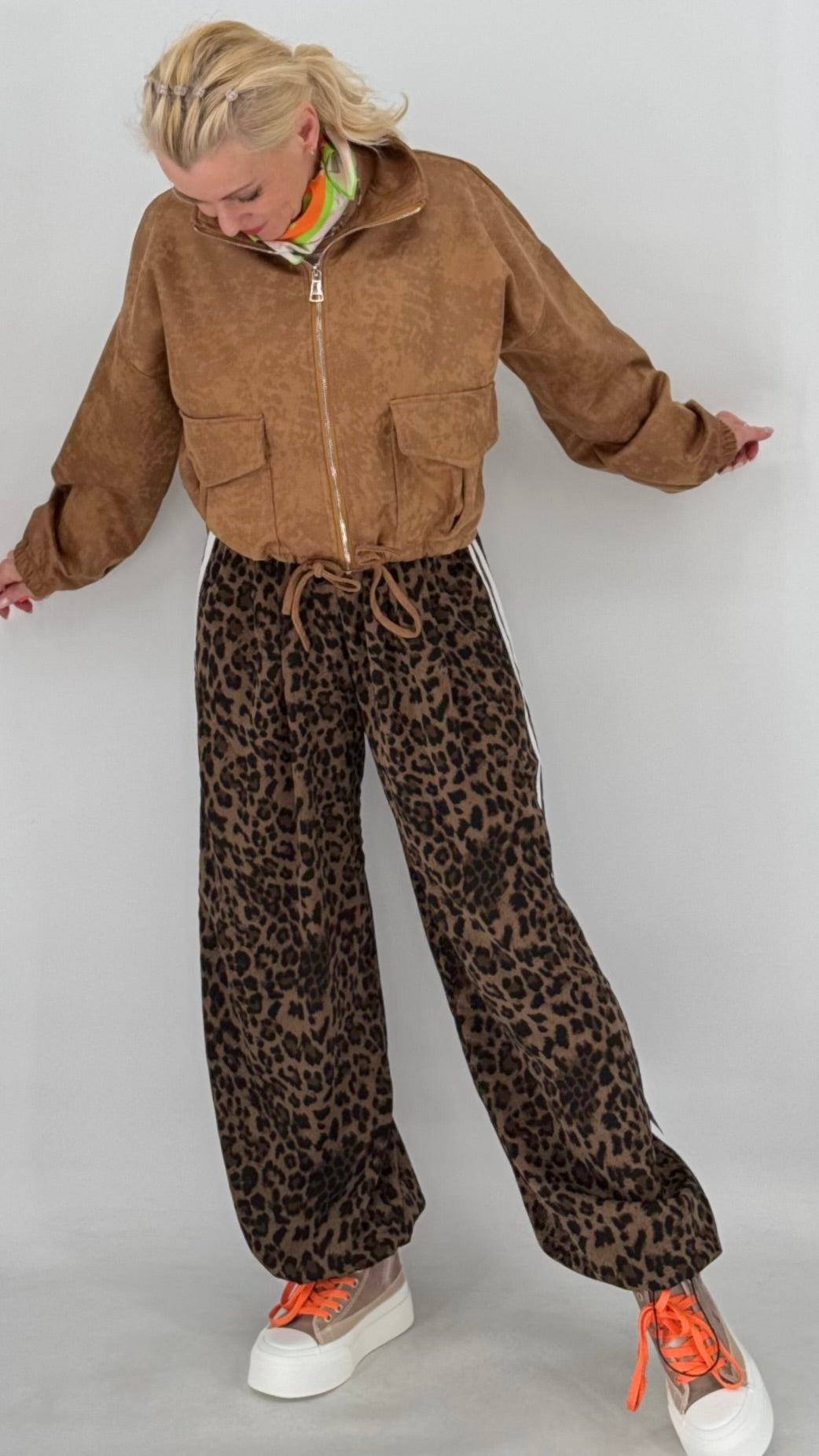 Blouson-Jacke mit leichtem Velours-/Wildleder-Look in Trendfarben