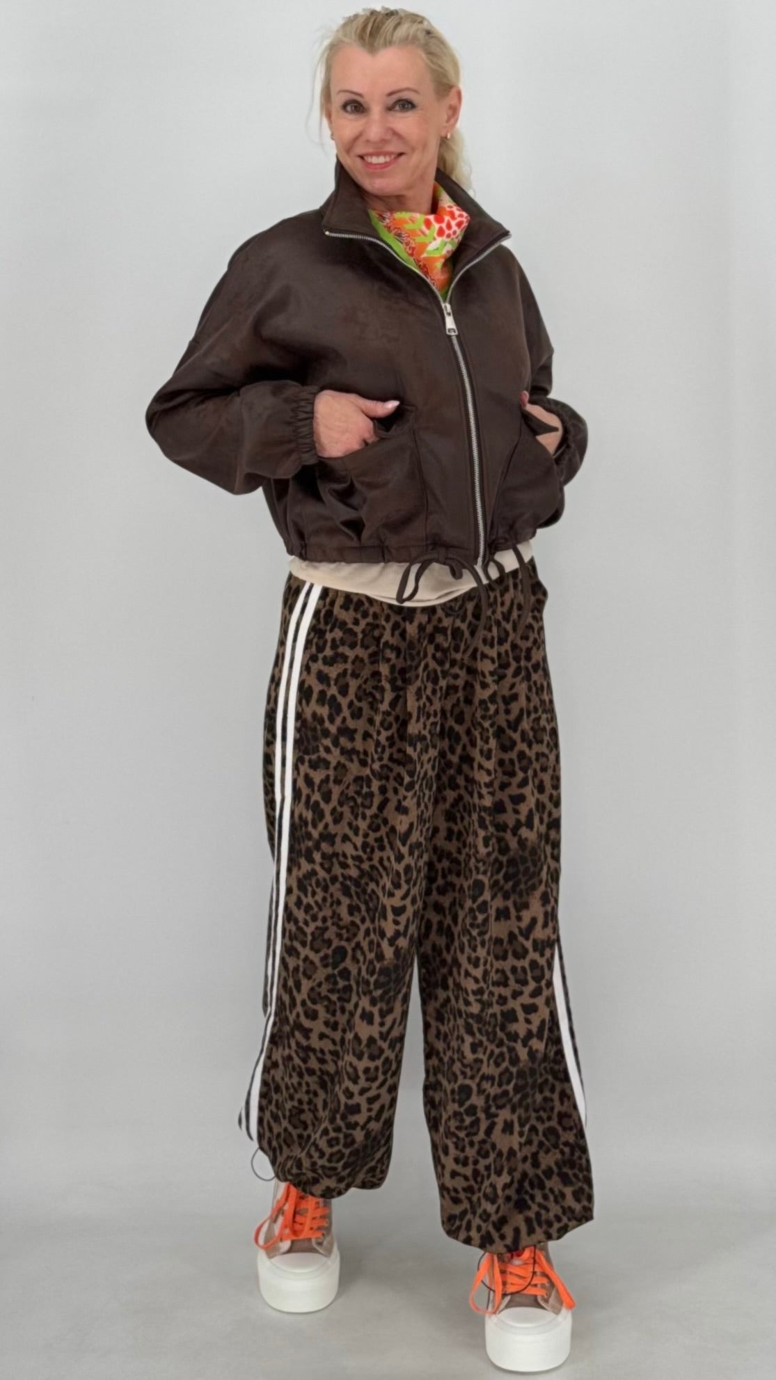 Blouson-Jacke mit leichtem Velours-/Wildleder-Look in Trendfarben