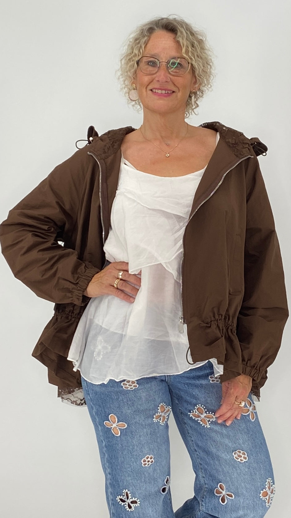 Jacke mit Spitze und Kapuze "Sandra"