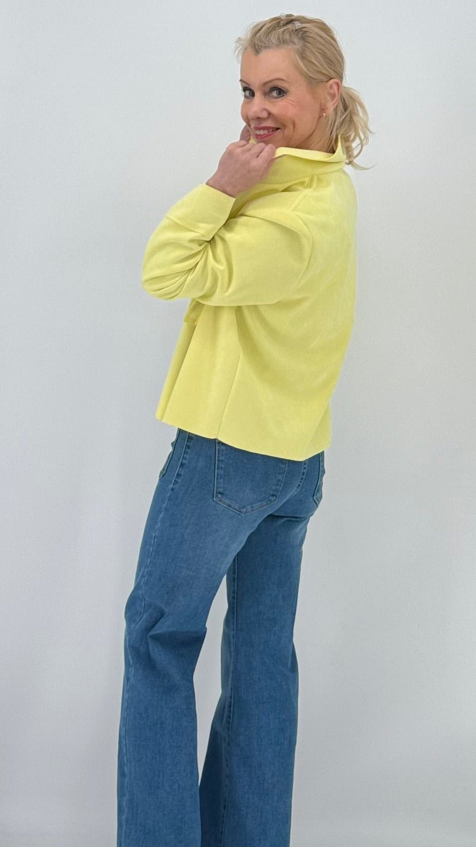 Kurze Jacke Veloursleder - Optik, in Gelb - By Elena FashionBy Elena Fashion