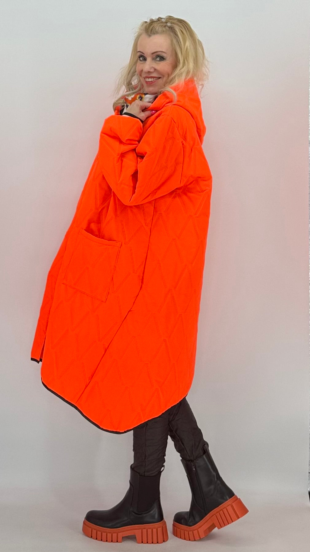 Gesteppter Mantel, orange