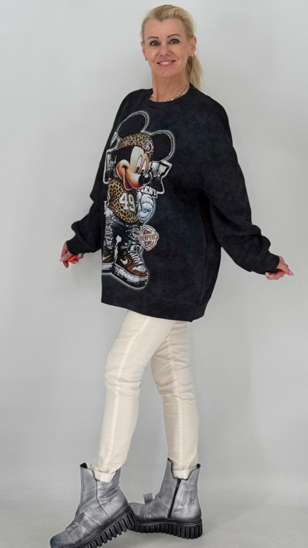Oversize Sweatshirt „Maus 49“ – lässiger Statement-Look