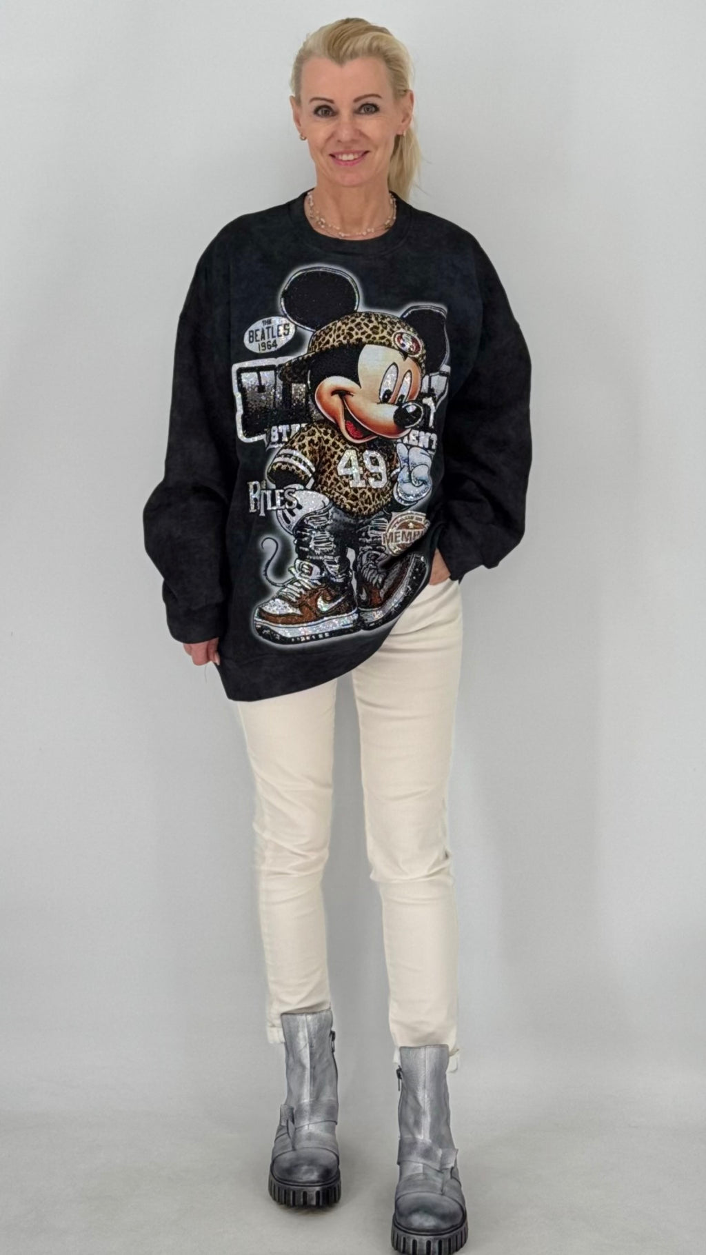 Oversize Sweatshirt „Maus 49“ – lässiger Statement-Look