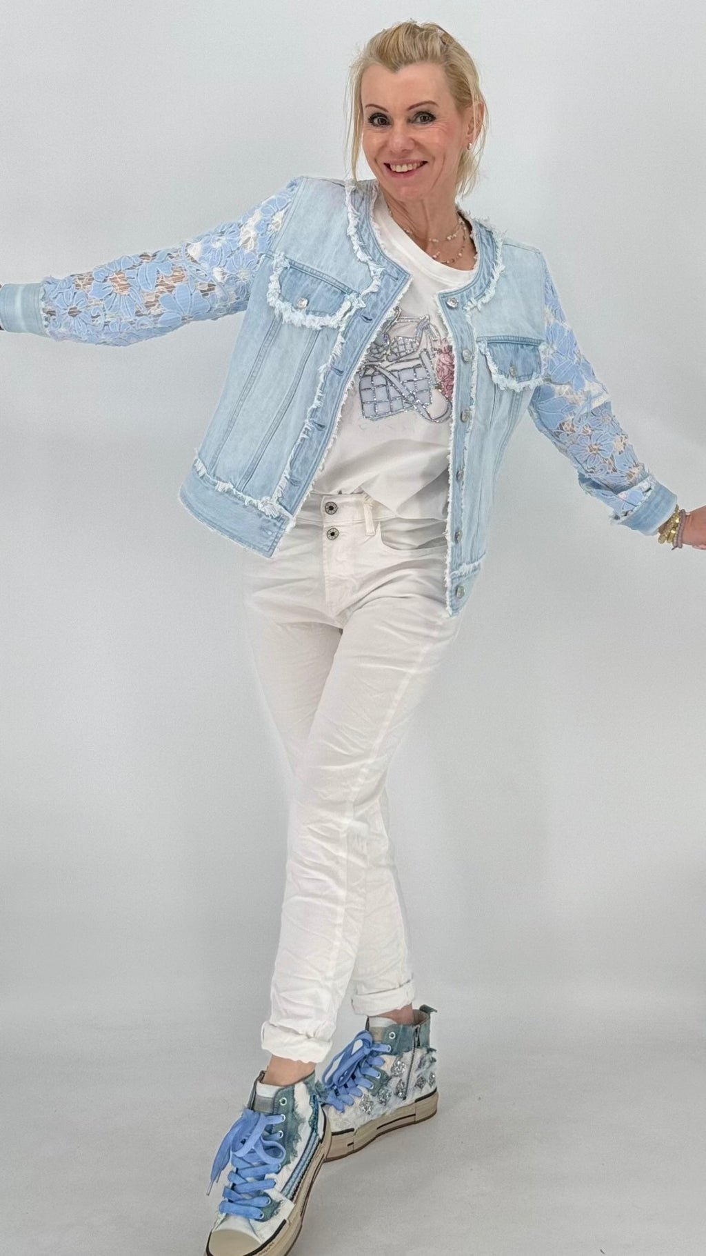 Jeans Jacke mit Spitzenärmeln - By Elena FashionBy Elena Fashion