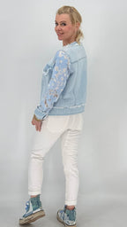 Jeans Jacke mit Spitzenärmeln - By Elena FashionBy Elena Fashion