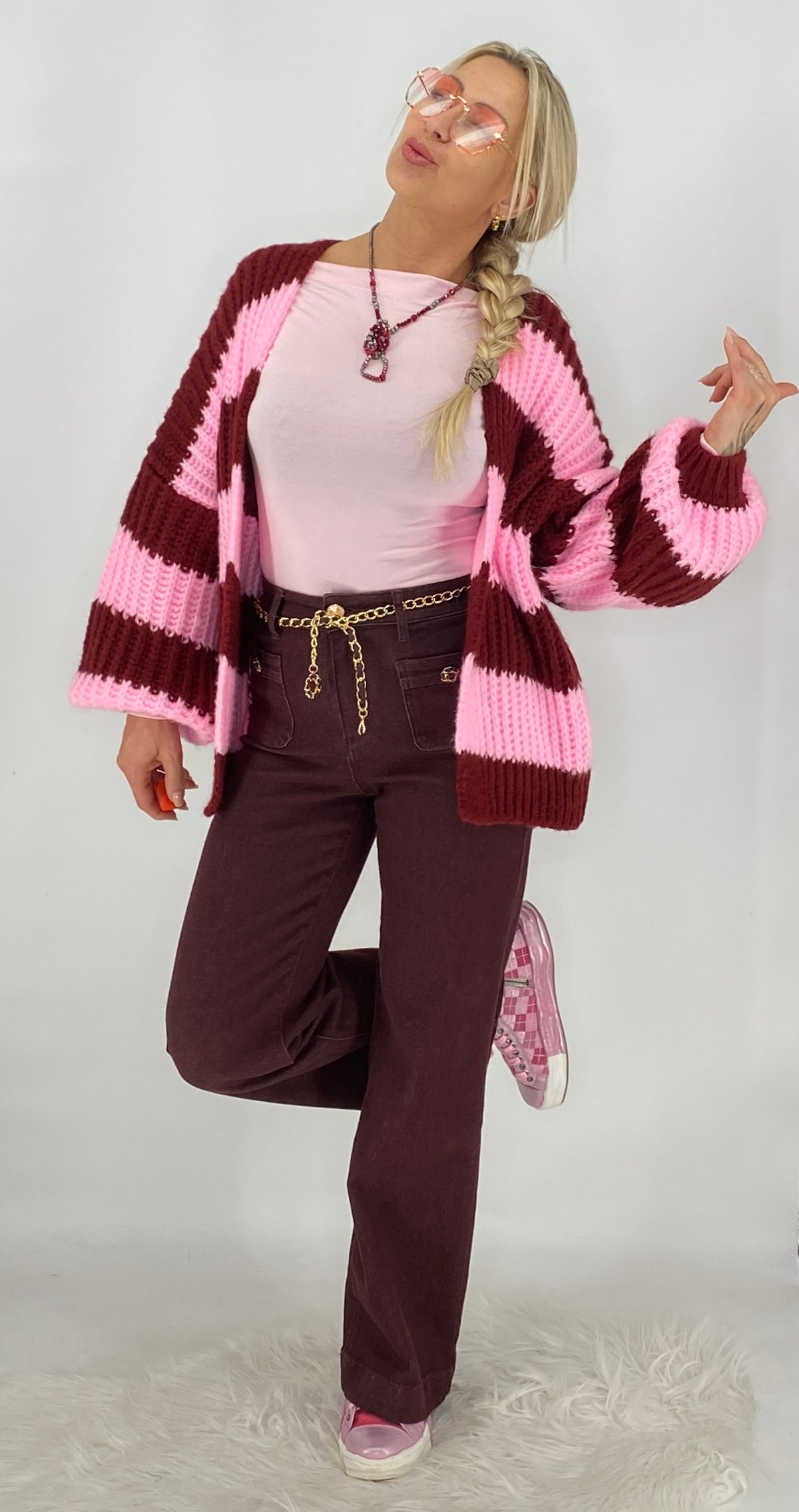 Strickjacke in Gestreift, rosa/bordo
