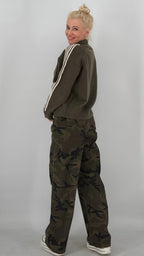 Camouflage Jeans im lässigen Wide-Leg-Schnitt