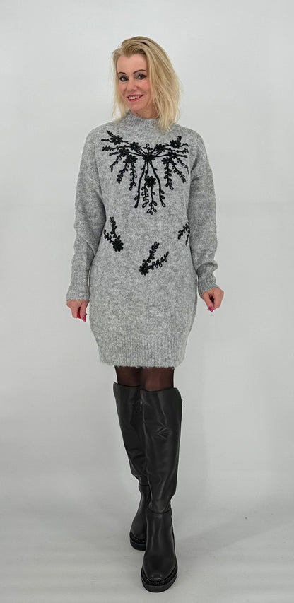 Pullover-Kleid Farbe im Sortiment
