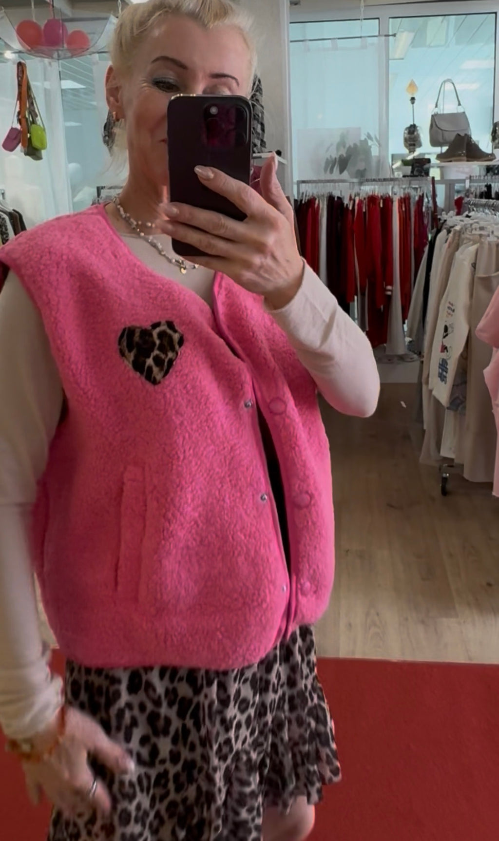 Teddyweste mit Herz-Applikation