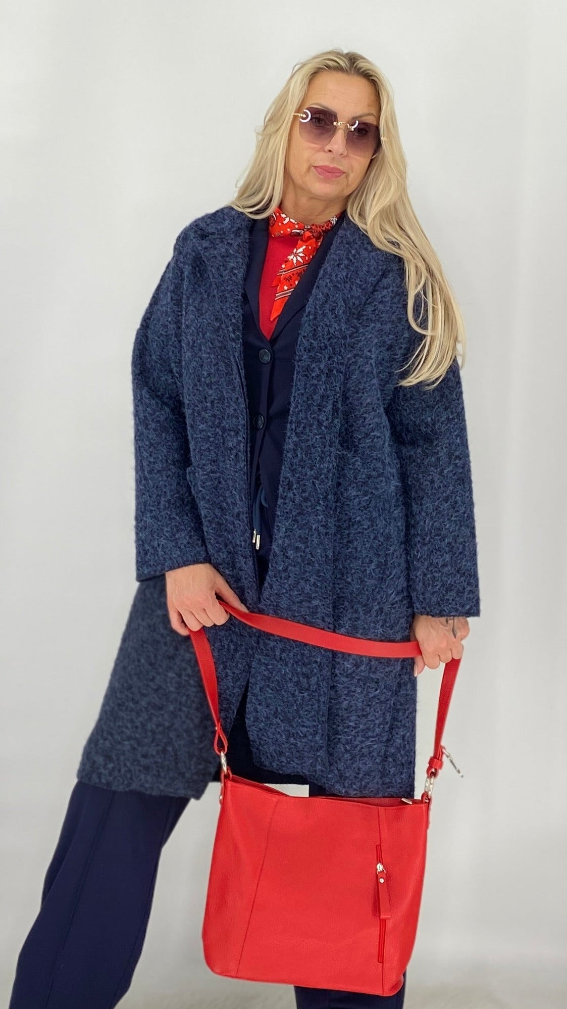 Langer Flausch-Strickmantel in Bouclé-Optik mit Reverskragen – 6 Farben