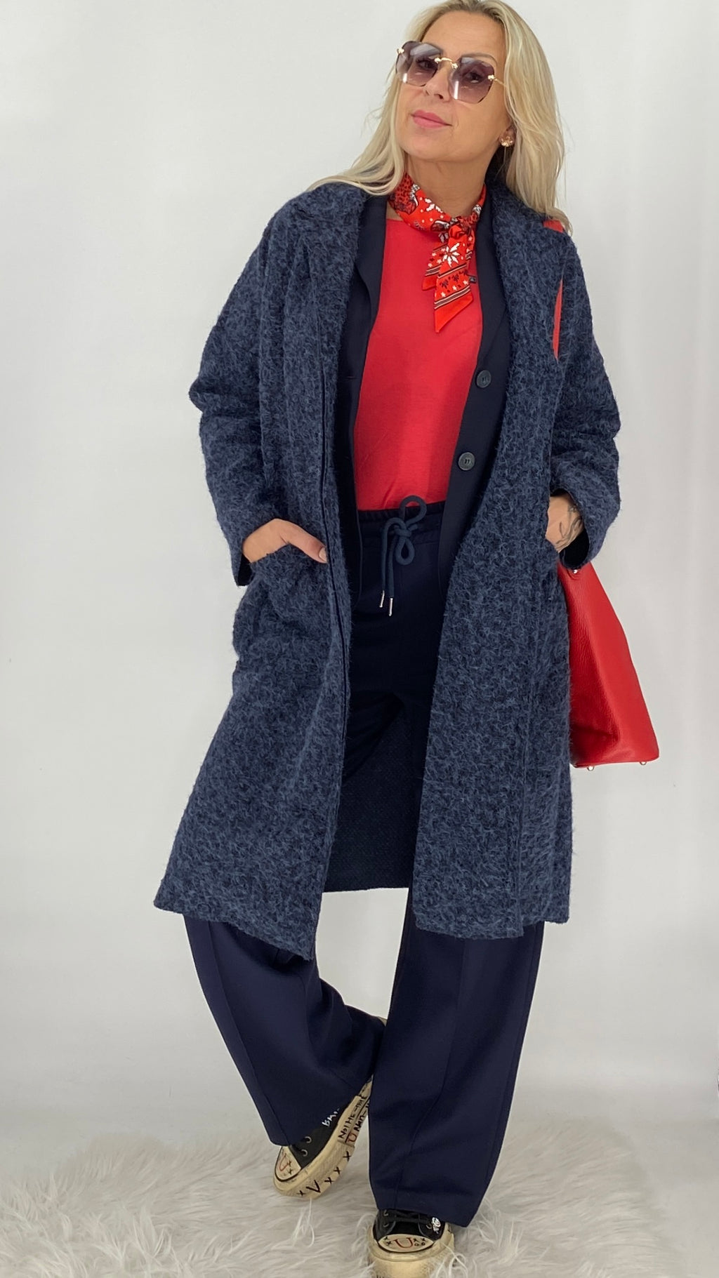 Langer Flausch-Strickmantel in Bouclé-Optik mit Reverskragen – 6 Farben