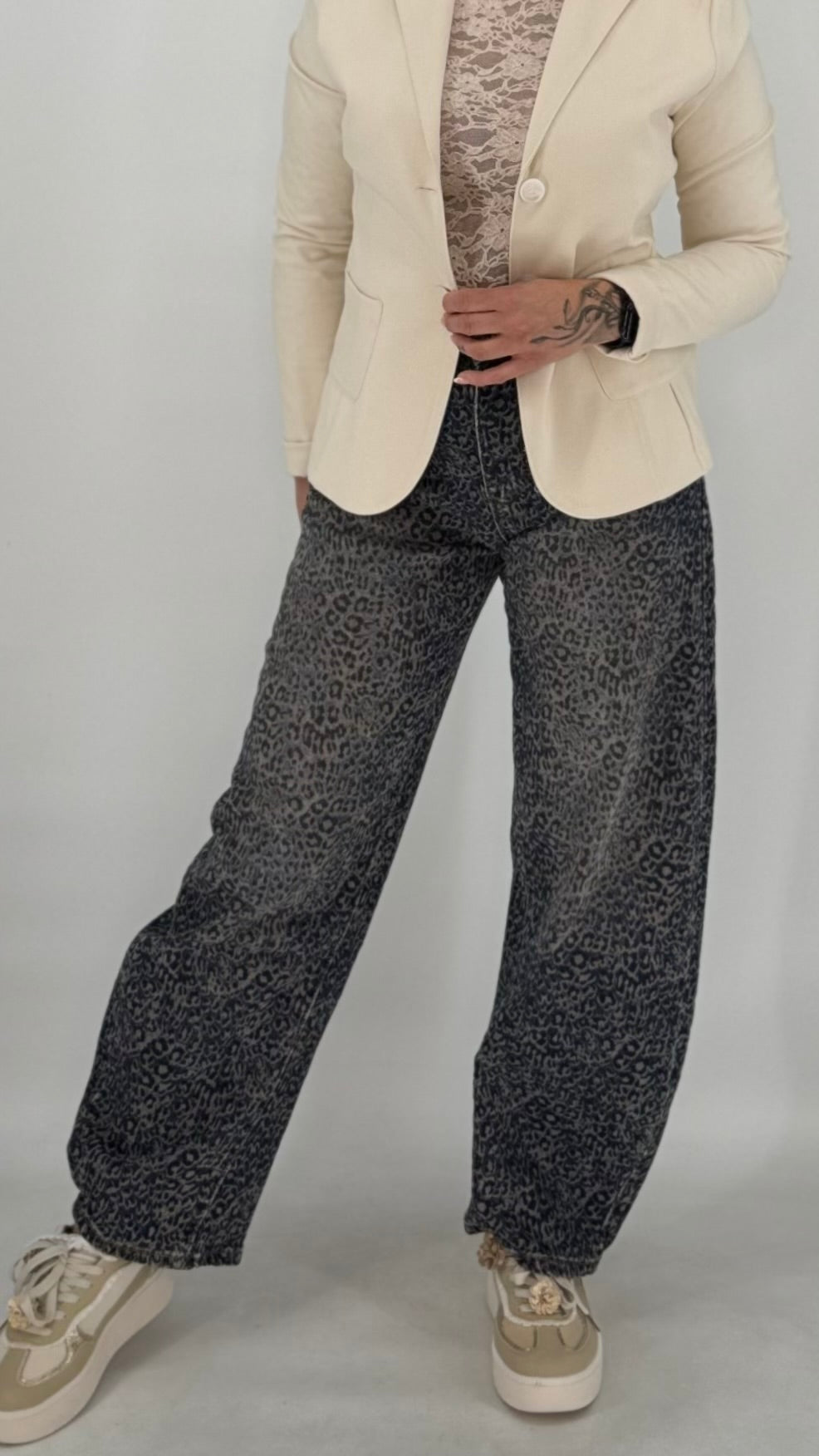 Jewelly Denim Balloon Fit – Blue Leopard