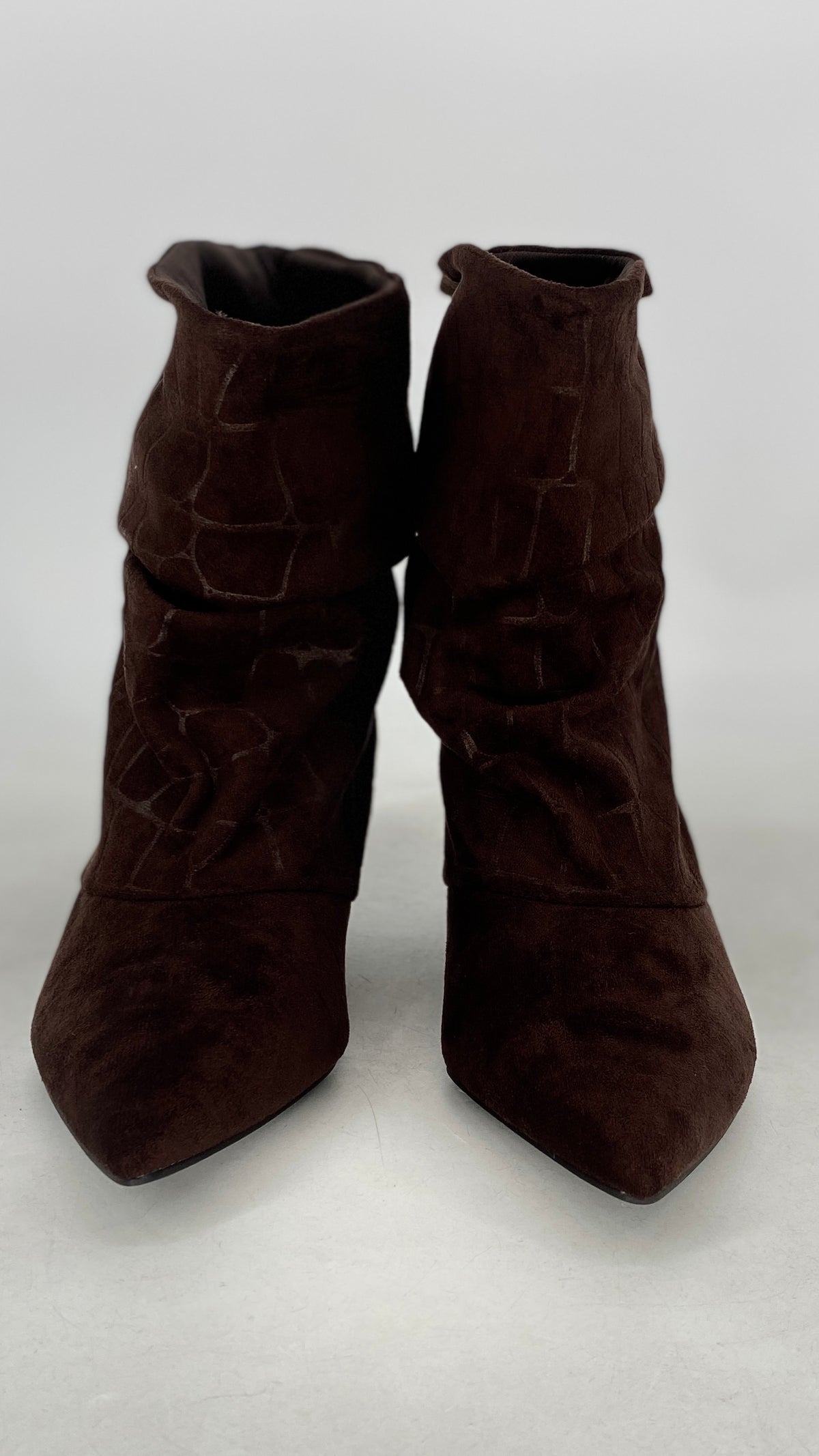 Elegante Suede-Stiefeletten im Rff-Look mit Krokoprägung in Dunkelbraun