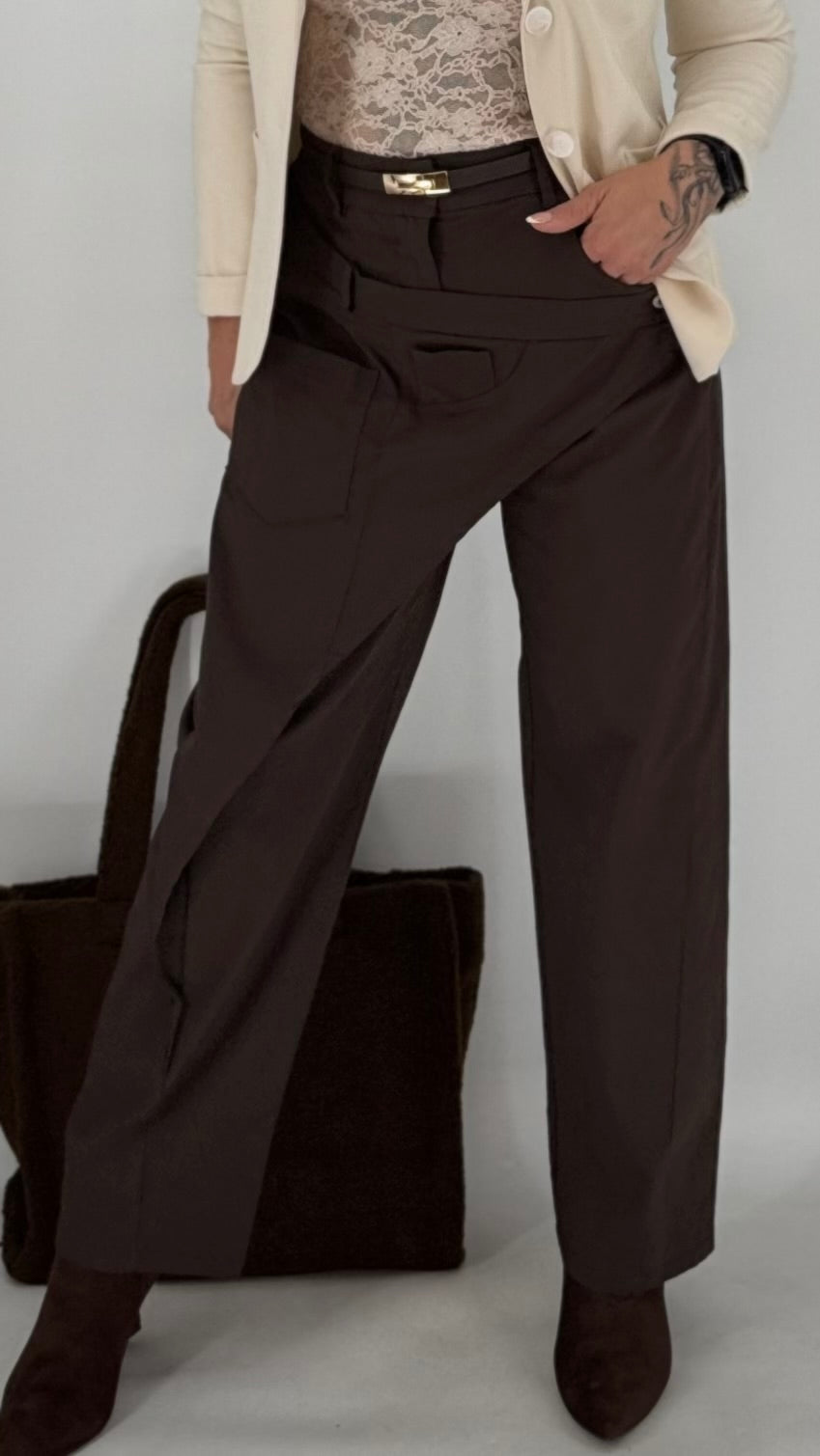 Stylische Jogpants in Wickeloptik in Braun und Schwarz