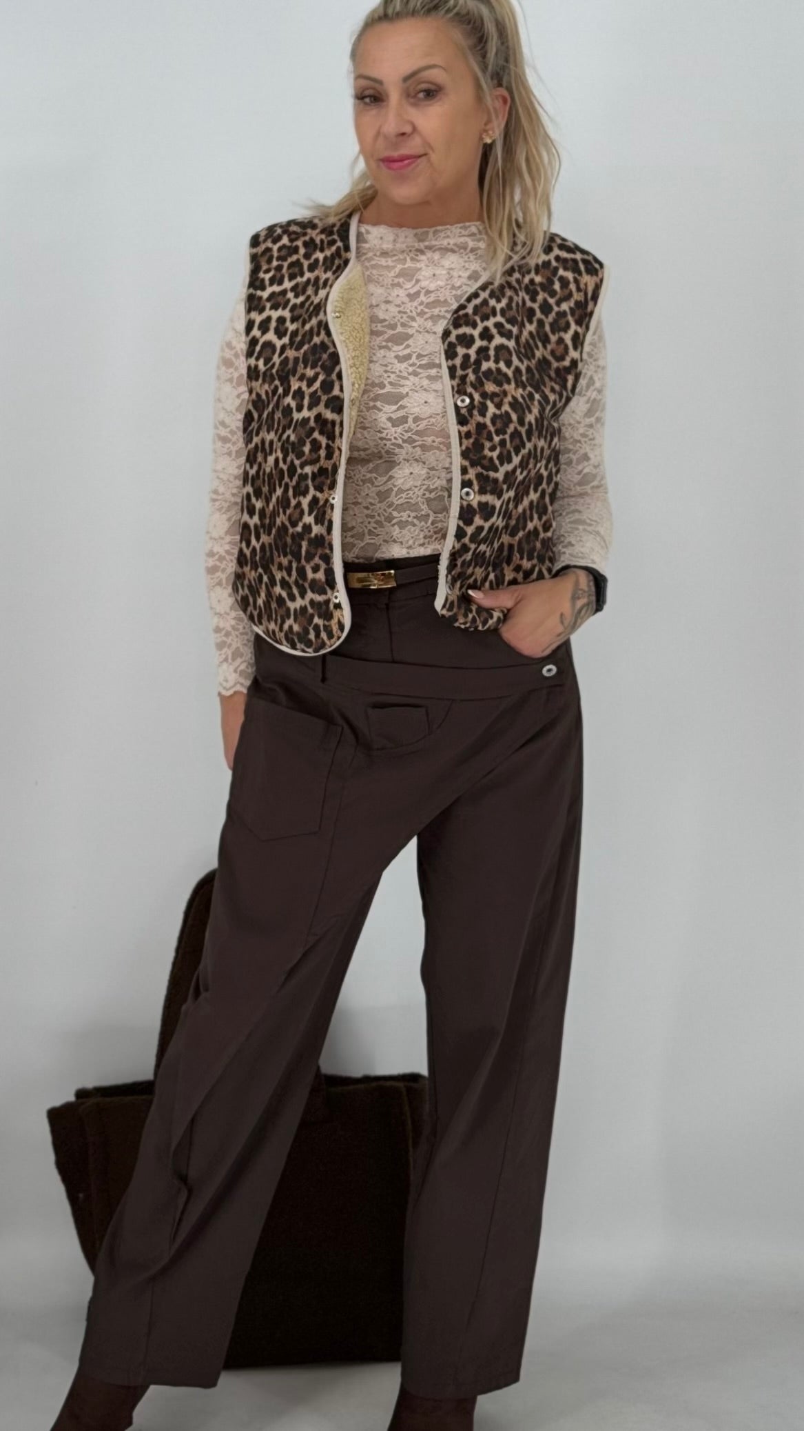 Stylische Jogpants in Wickeloptik in Braun und Schwarz