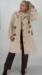 Kuschelige Statement-Jacke mit Patches