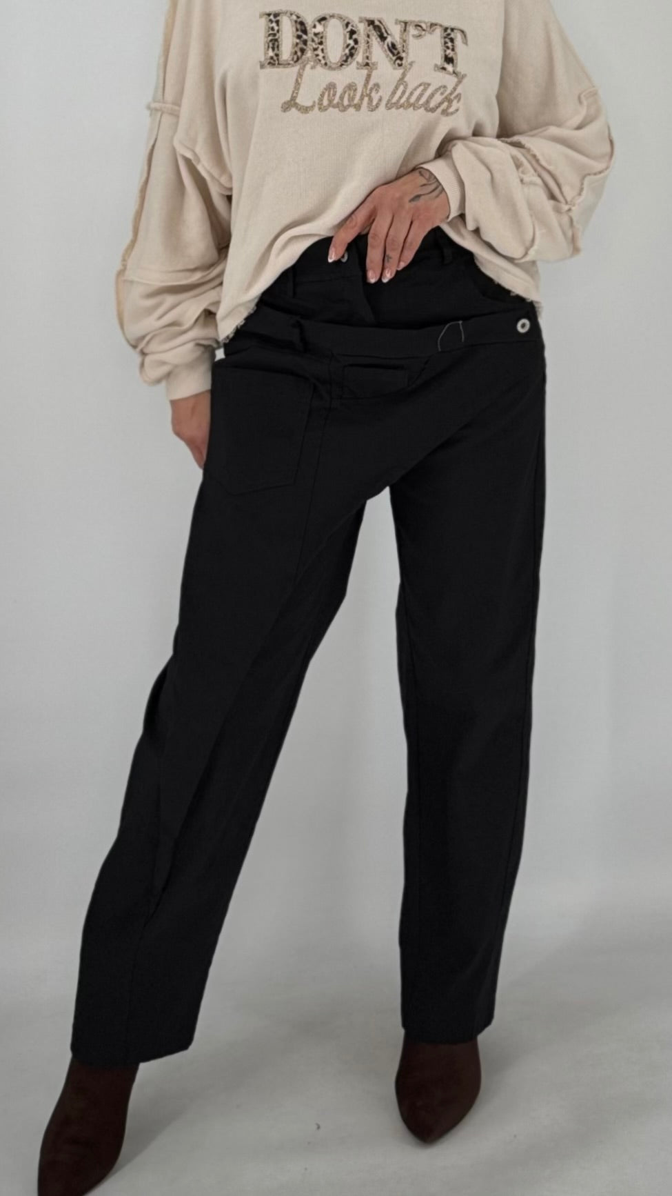 Stylische Jogpants in Wickeloptik in Braun und Schwarz