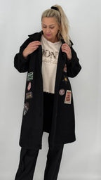 Kuschelige Statement-Jacke mit Patches