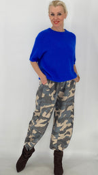 Camouflage-Hose in Grau-Grün und Blau-Beige