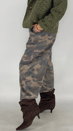 Camouflage-Hose in Grau-Grün und Blau-Beige