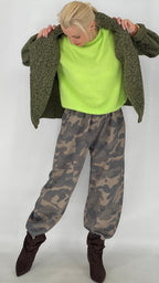 Camouflage-Hose in Grau-Grün und Blau-Beige