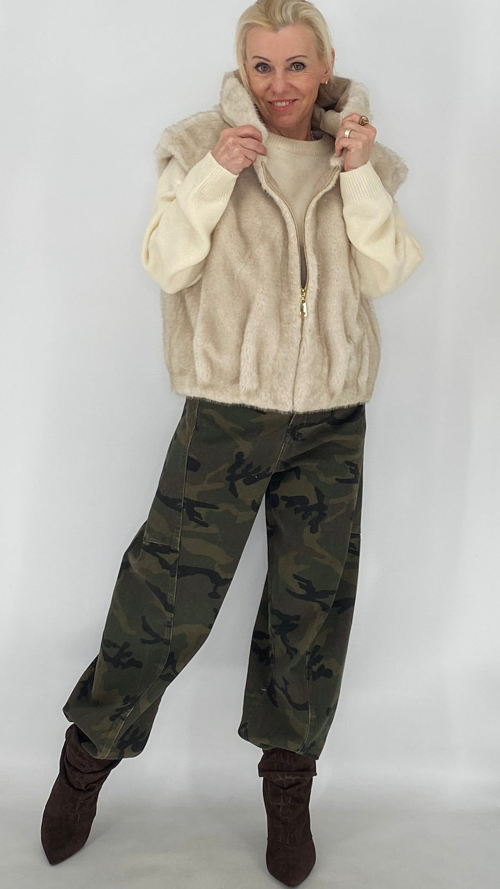 Flauschige Faux-Fur Weste mit Kapuze & Reißverschluss – Beige, Braun, Schwarz