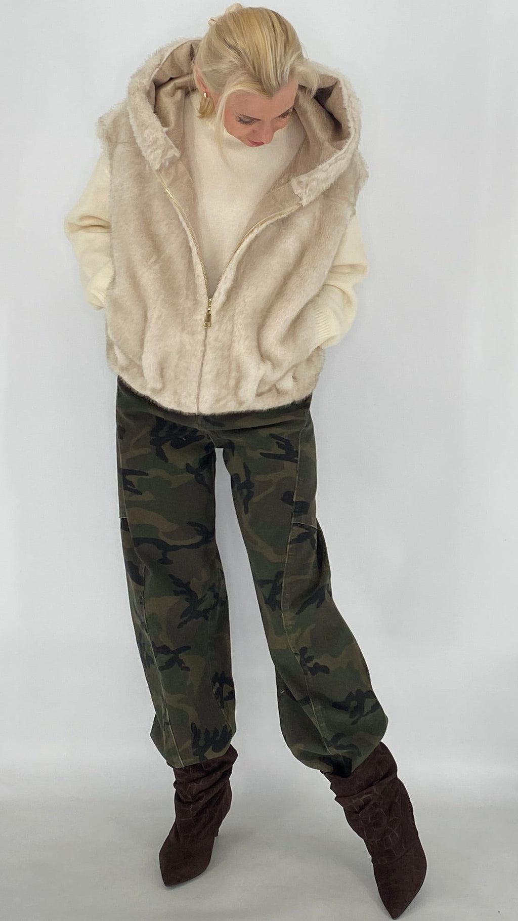 Flauschige Faux-Fur Weste mit Kapuze & Reißverschluss – Beige, Braun, Schwarz