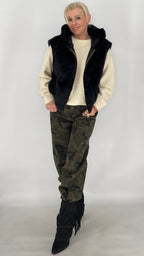 Flauschige Faux-Fur Weste mit Kapuze & Reißverschluss – Beige, Braun, Schwarz