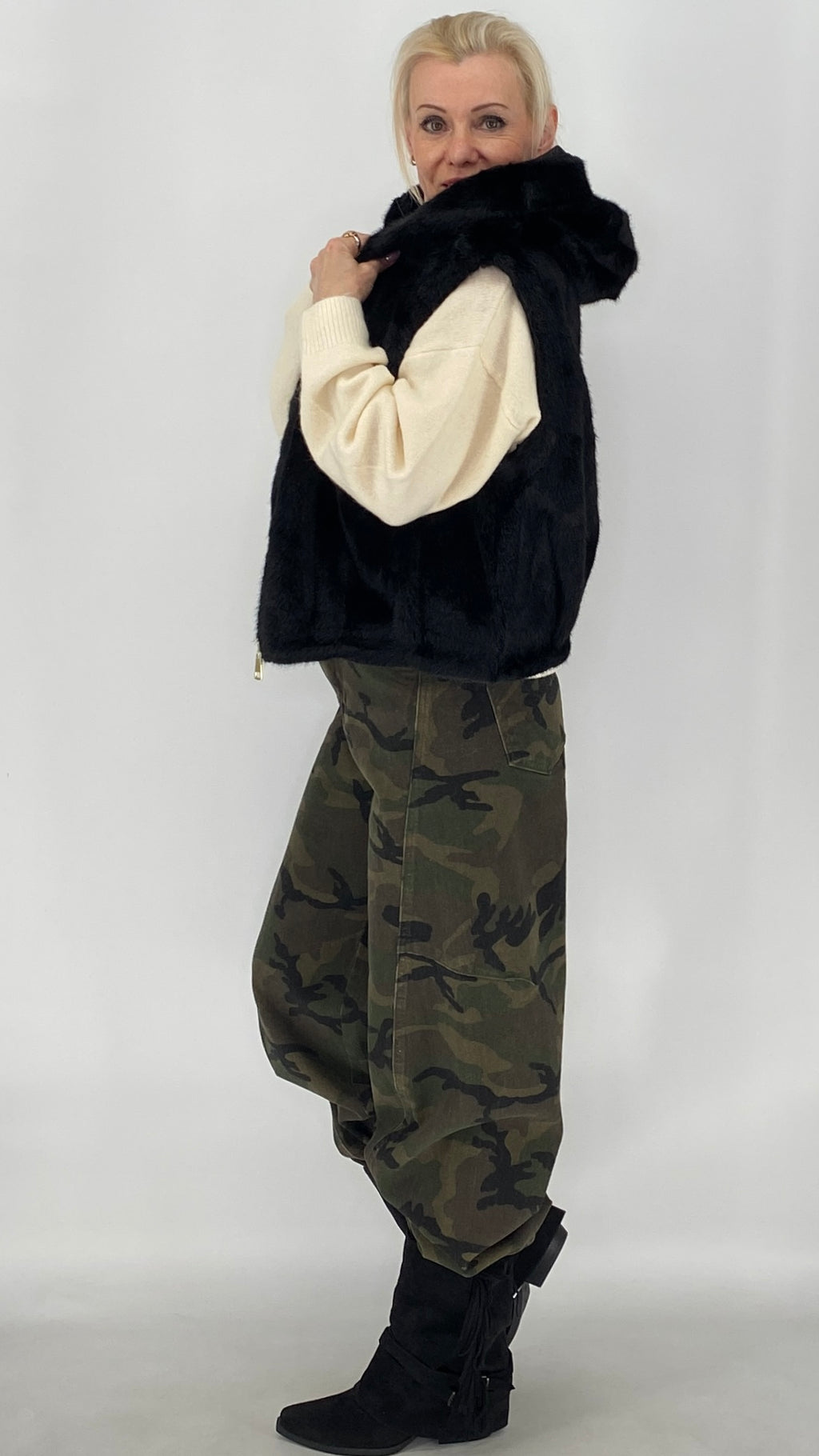 Flauschige Faux-Fur Weste mit Kapuze & Reißverschluss – Beige, Braun, Schwarz