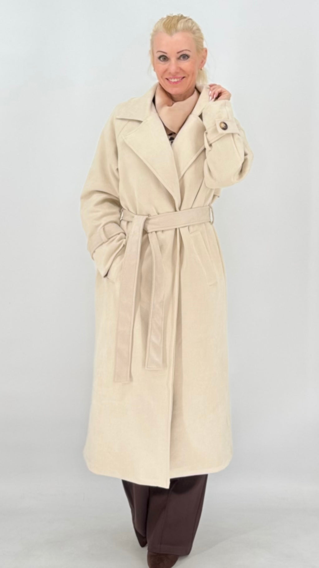 Eleganter Trenchcoat-Mantel in Beige mit Leo-Innenfutter