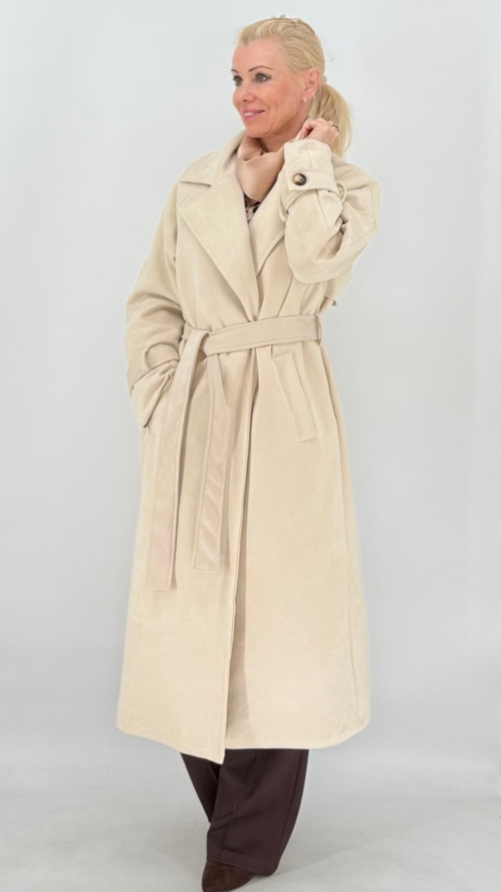 Eleganter Trenchcoat-Mantel in Beige mit Leo-Innenfutter