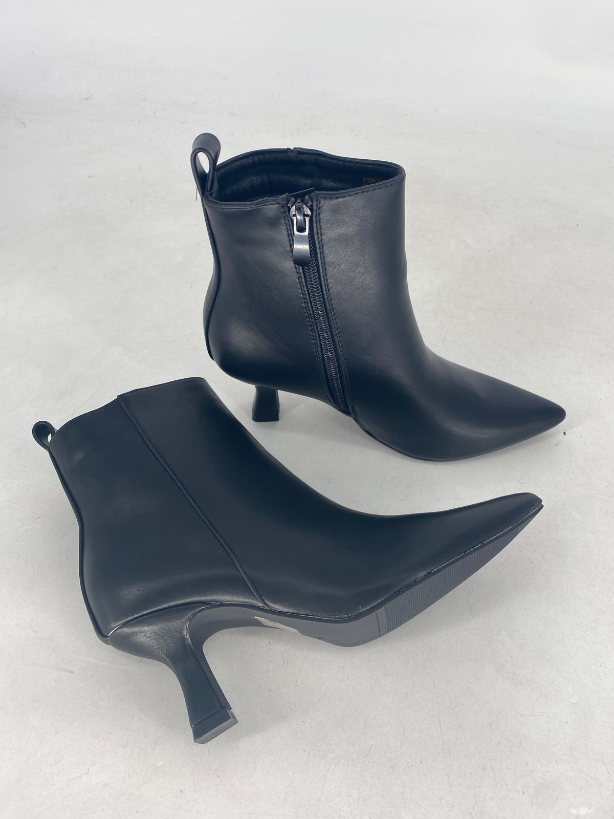Elegante Stiefeletten mit Pfennigabsatz in Schwarz