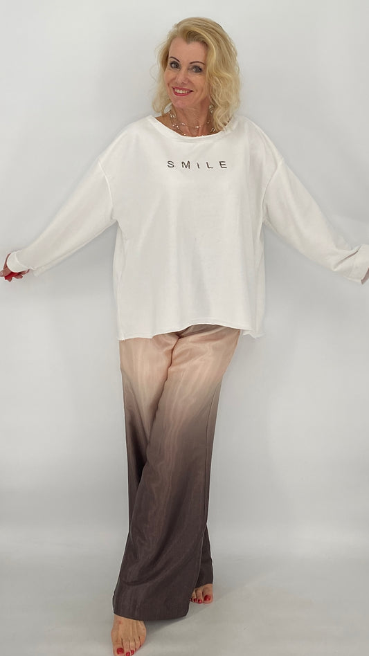 Sweatshirt in weiß, "SMILE"