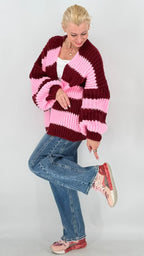 Strickjacke in Gestreift, rosa/bordo