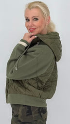 Kapuzenjacke im Material-Mix in Grün