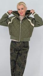Kapuzenjacke im Material-Mix in Grün