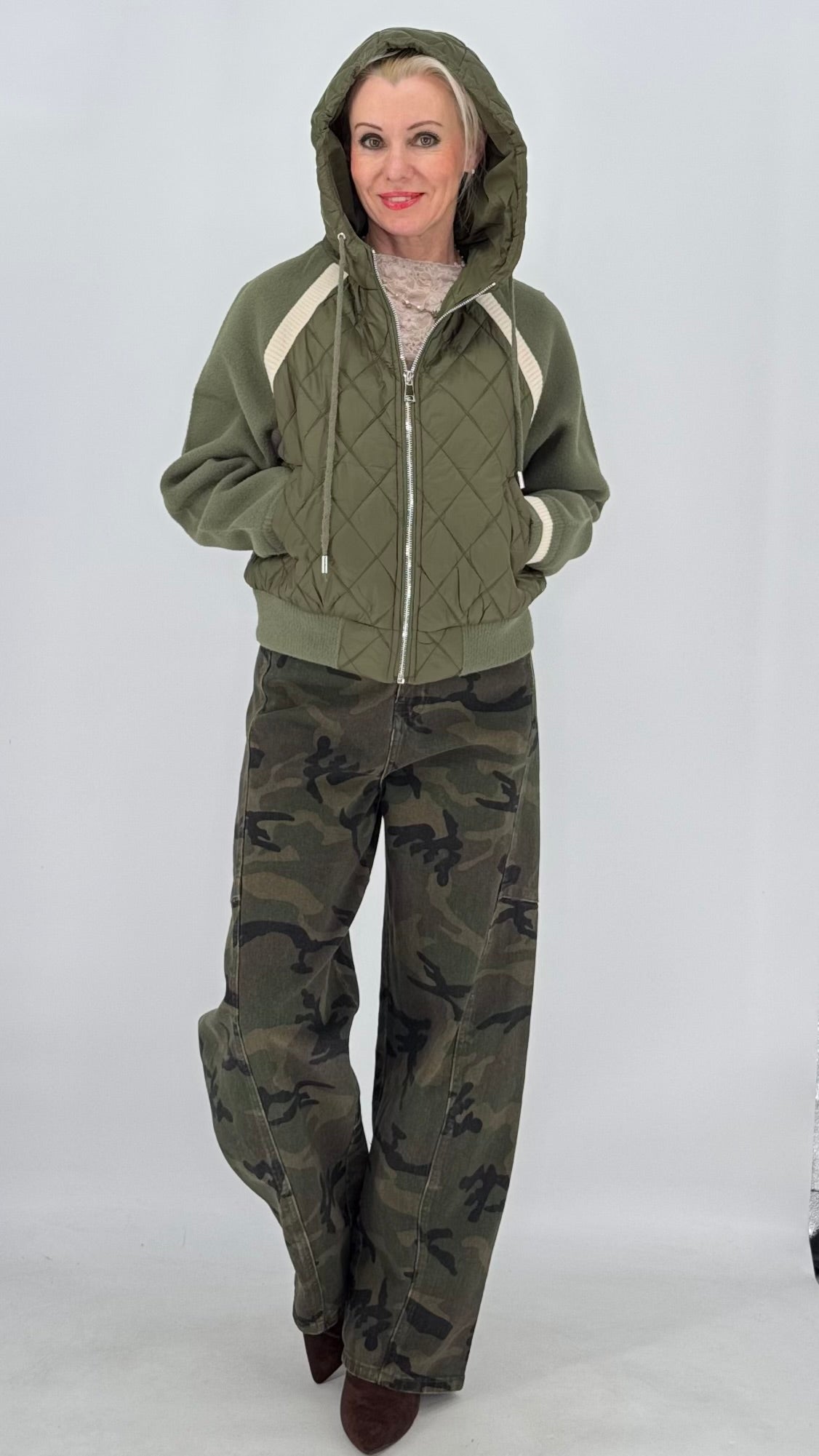 Kapuzenjacke im Material-Mix in Grün