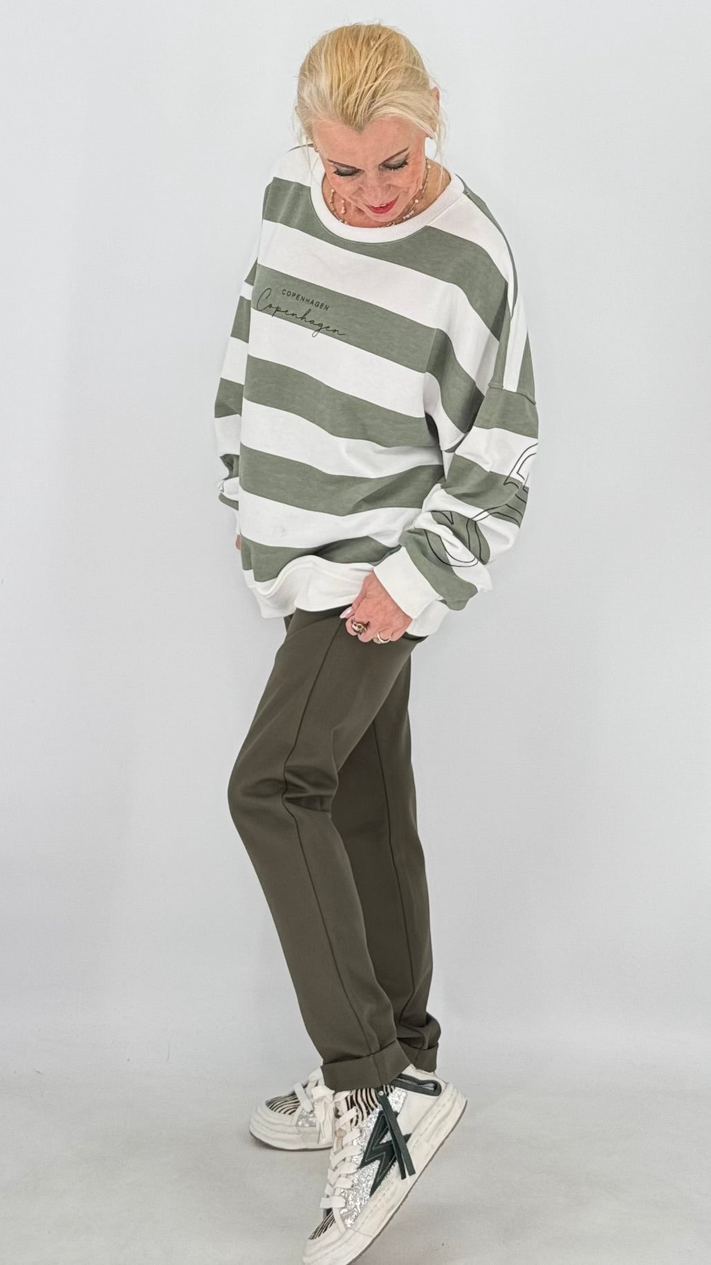 Oversize Streifen-Sweatshirt „Copenhagen“ in Weiß & Khaki
