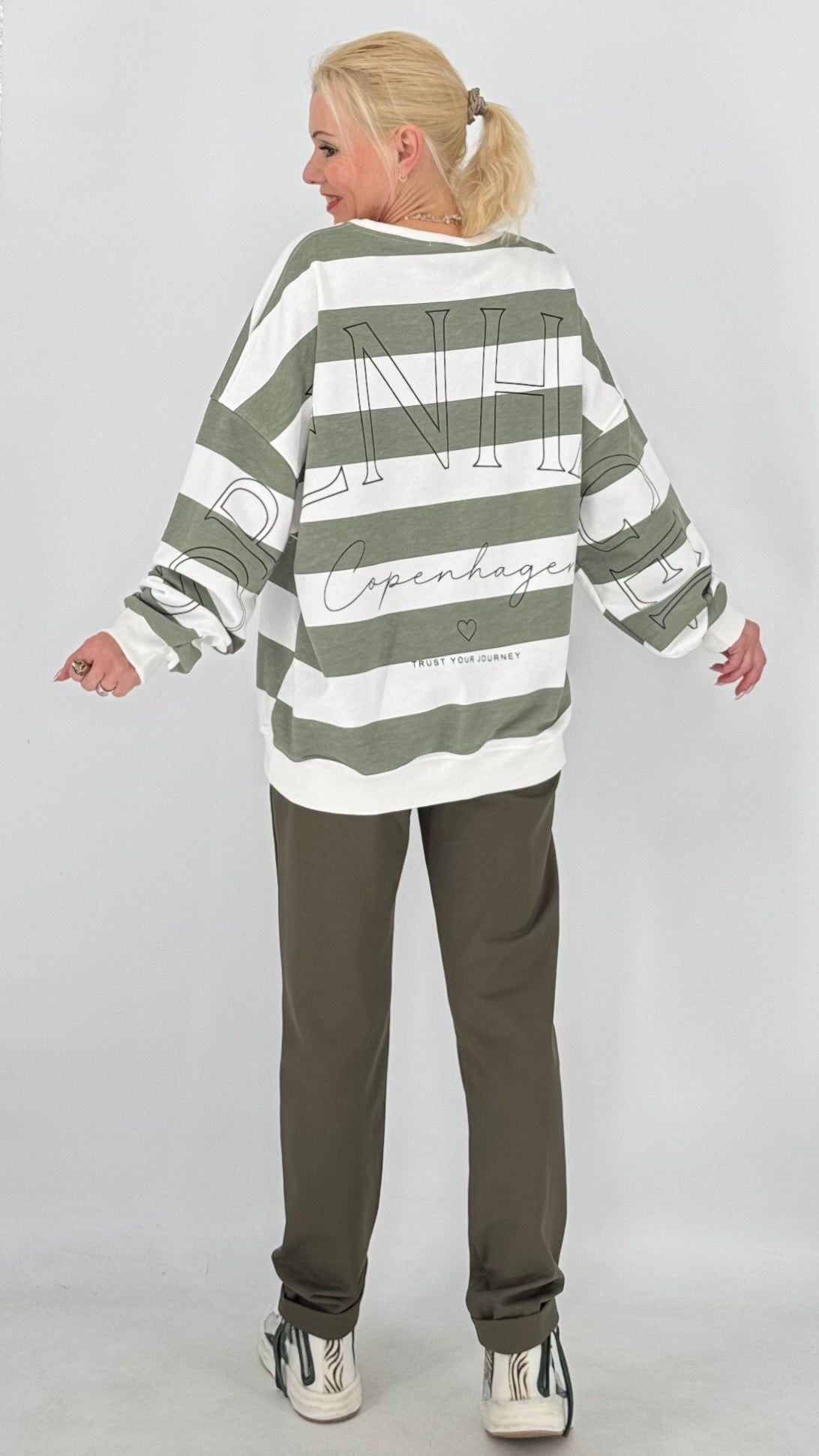Oversize Streifen-Sweatshirt „Copenhagen“ in Weiß & Khaki