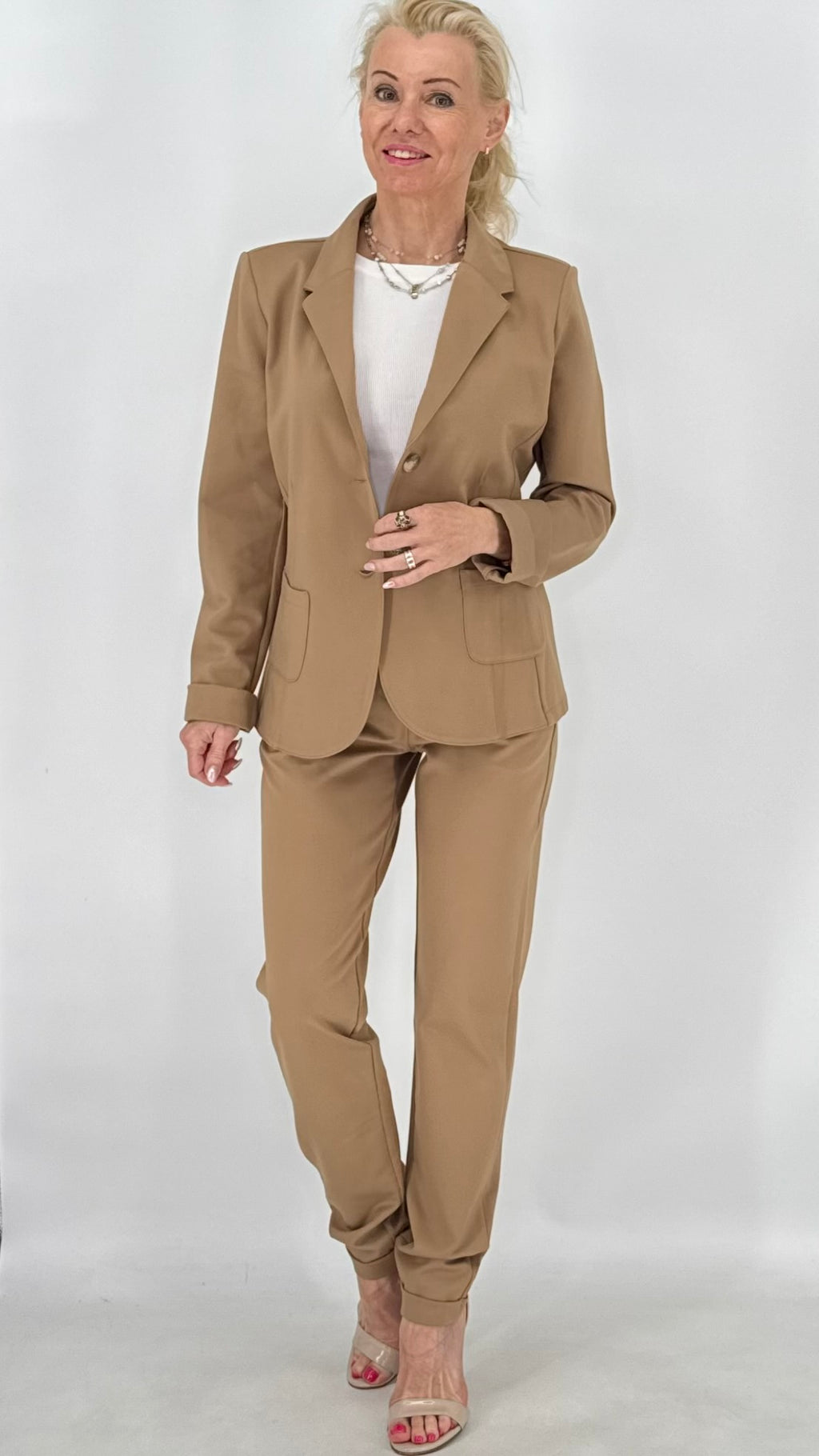ESViViD Hose mit Umschlag, Camel