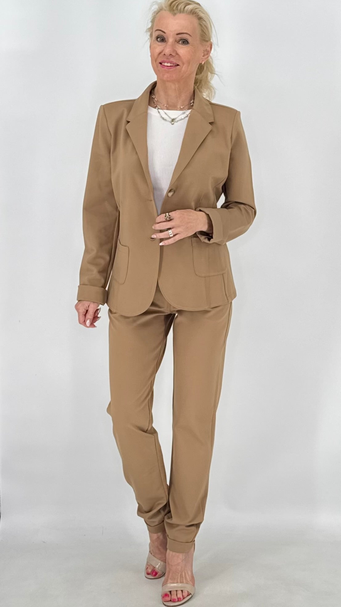 ESViViD Hose mit Umschlag, Camel