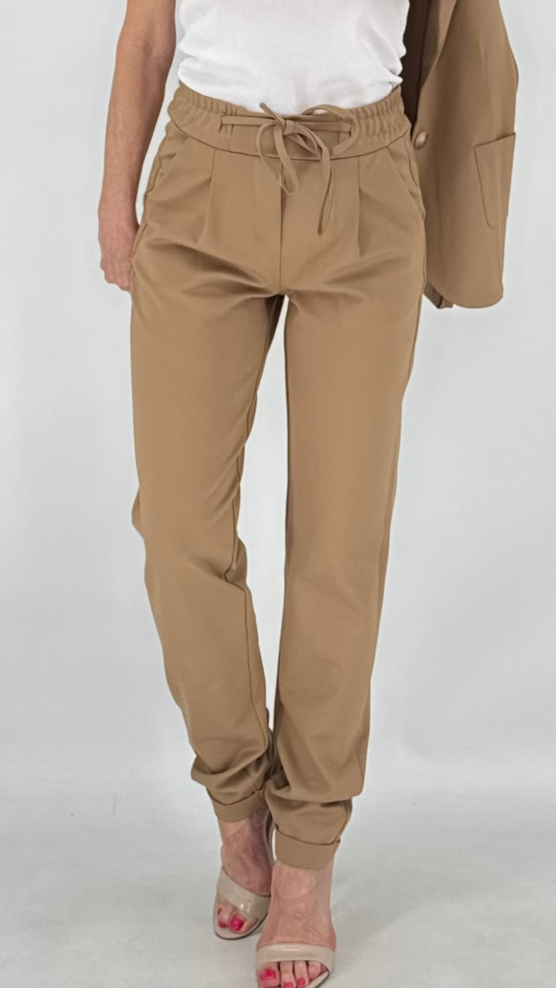 ESViViD Hose mit Umschlag, Camel