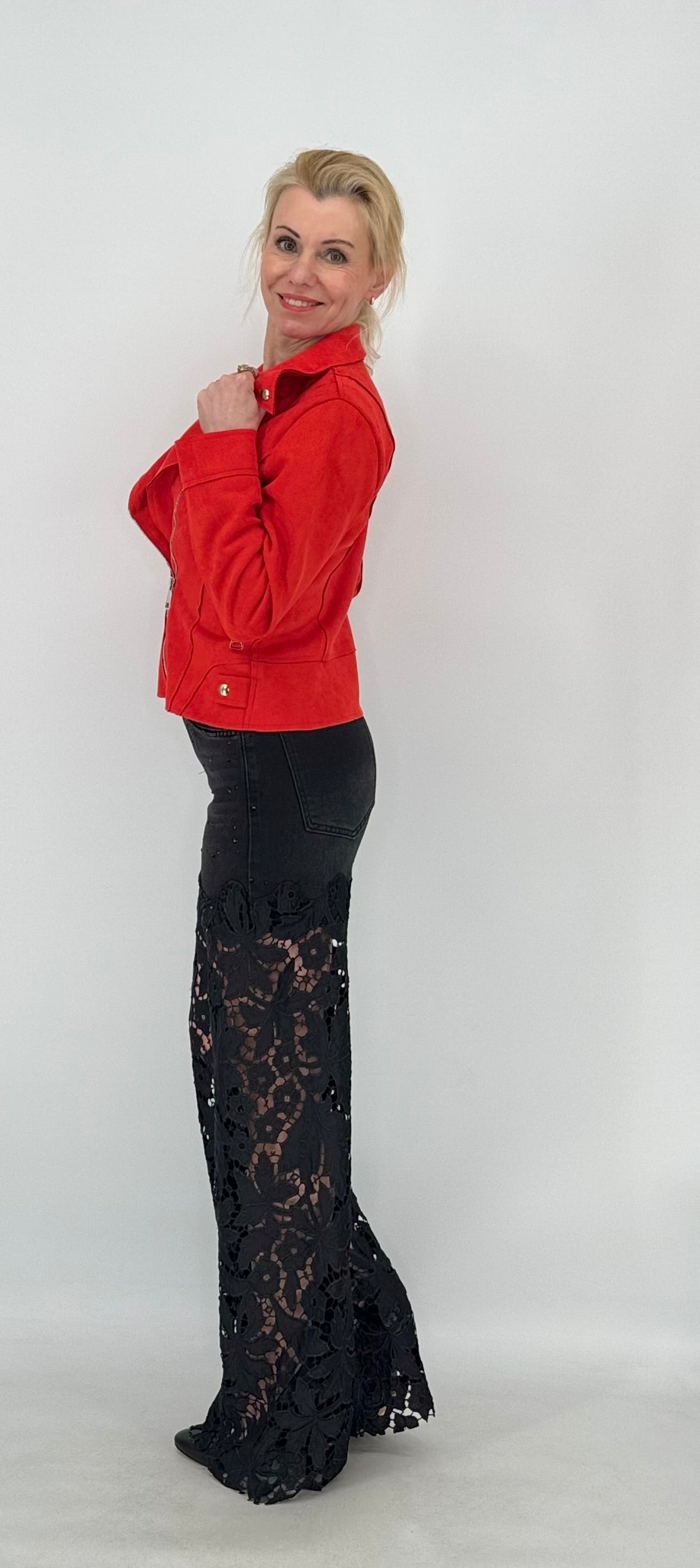 Mid-Waist-Jeans in Graphit mit Strass und Spitze