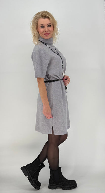 Kleid mit kurzen Ärmeln