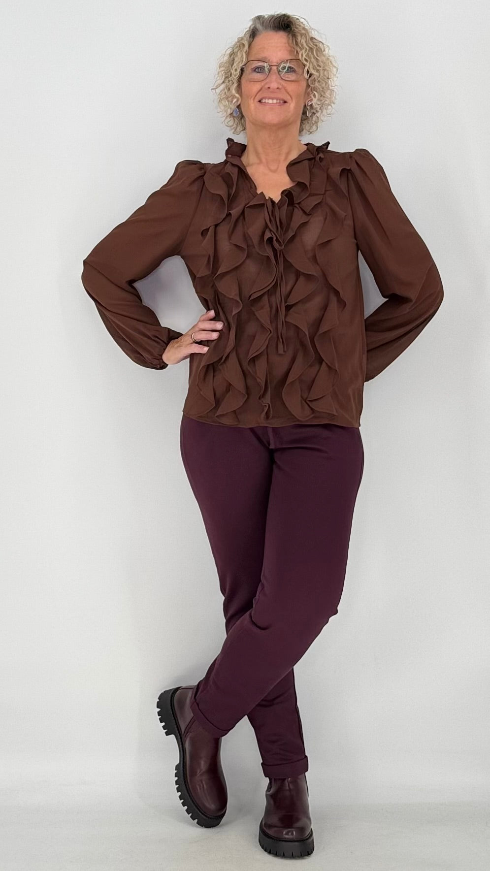 Ruffle Elegance Bluse, braun, bordeaux