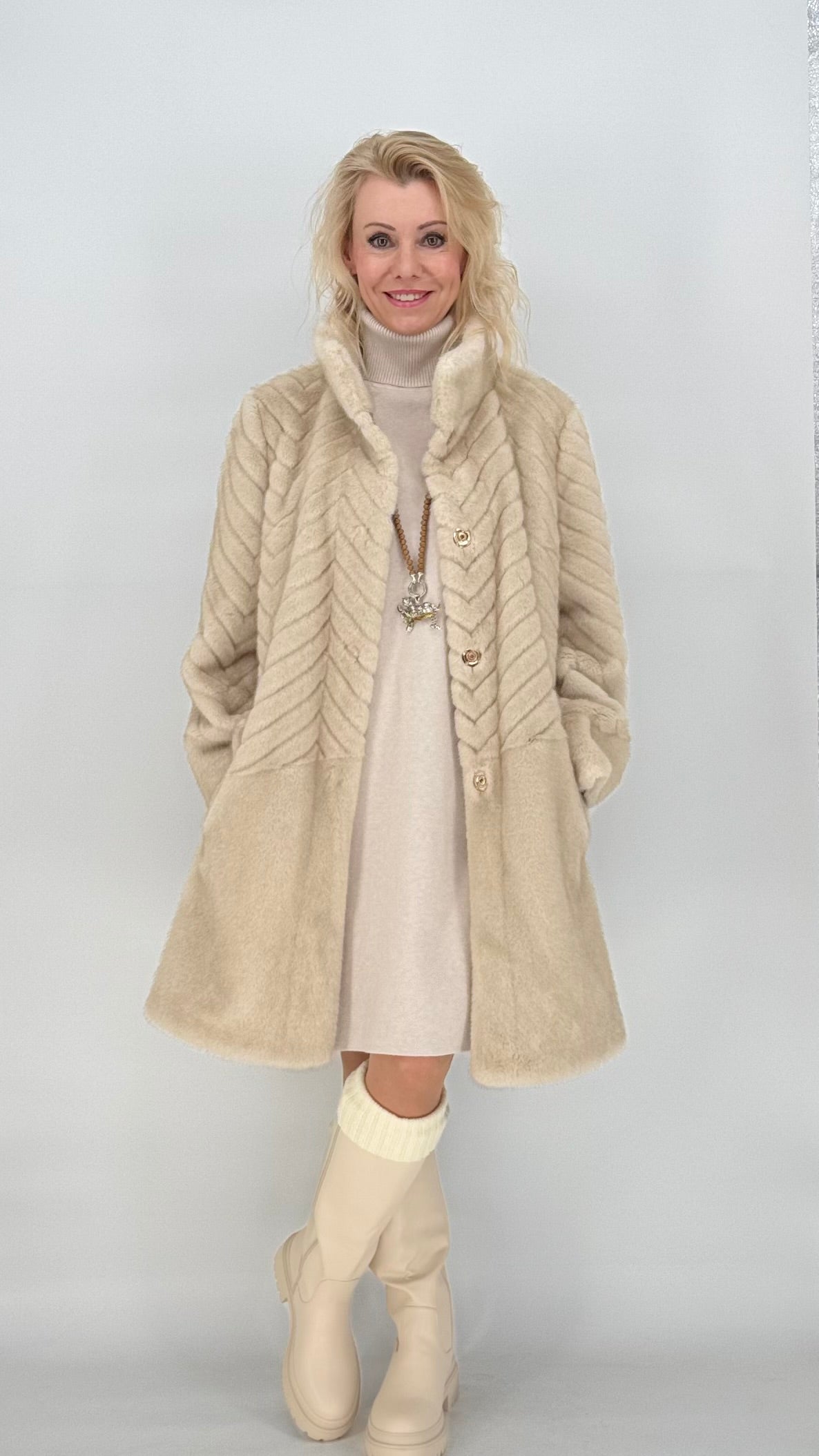 Kleid mit kurzen Ärmeln